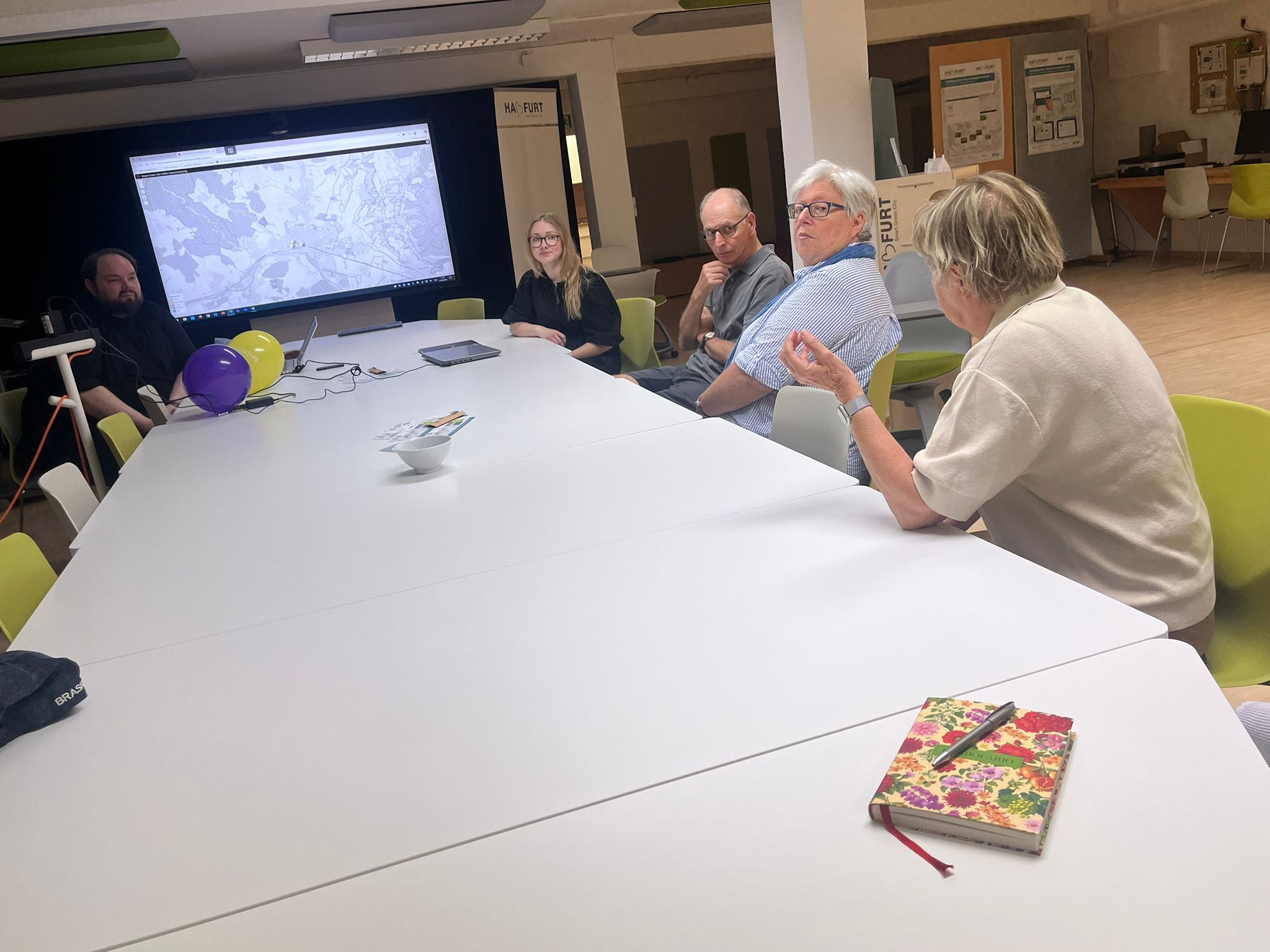 Foto von der Digitaltag-Aktion im Mehrgenerationenhaus Haßfurt
